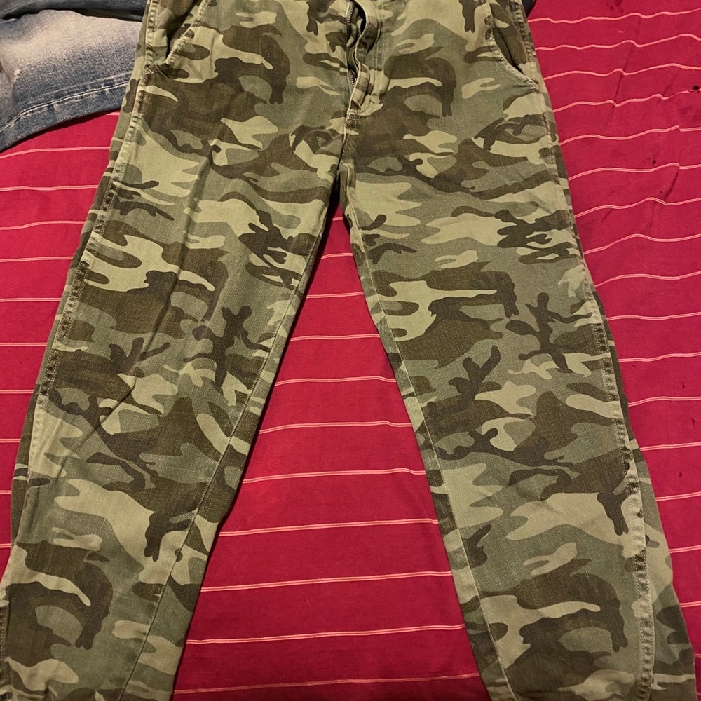 AMO Camo pants
